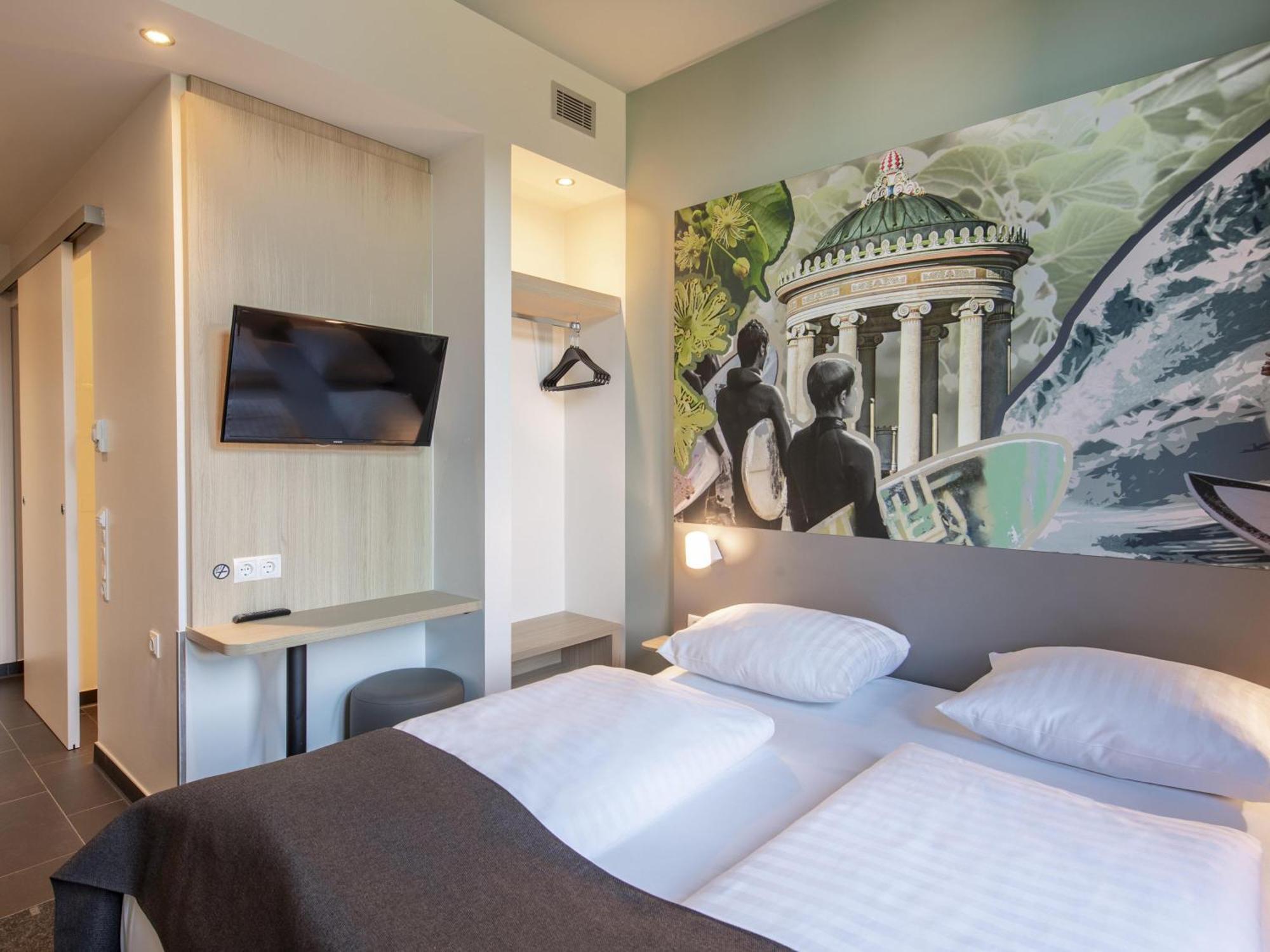 B&B Hotel Muenchen-Trudering Экстерьер фото